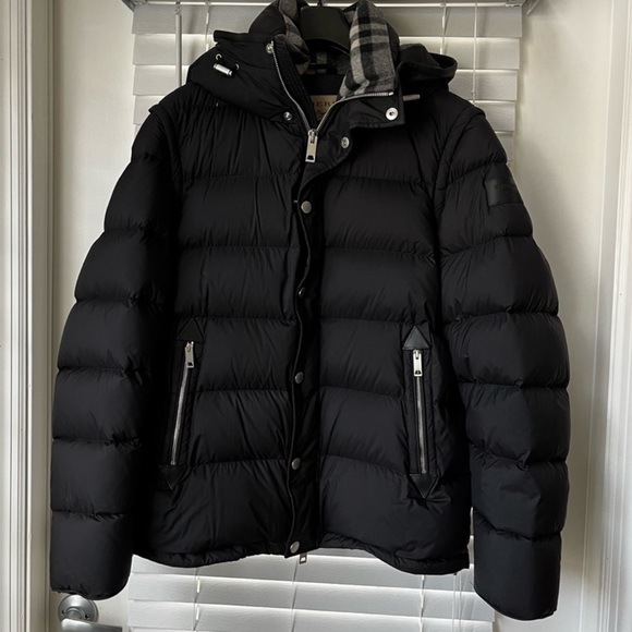 Burberry Other - Burberry 2-1 puffer detachable sleeves XL